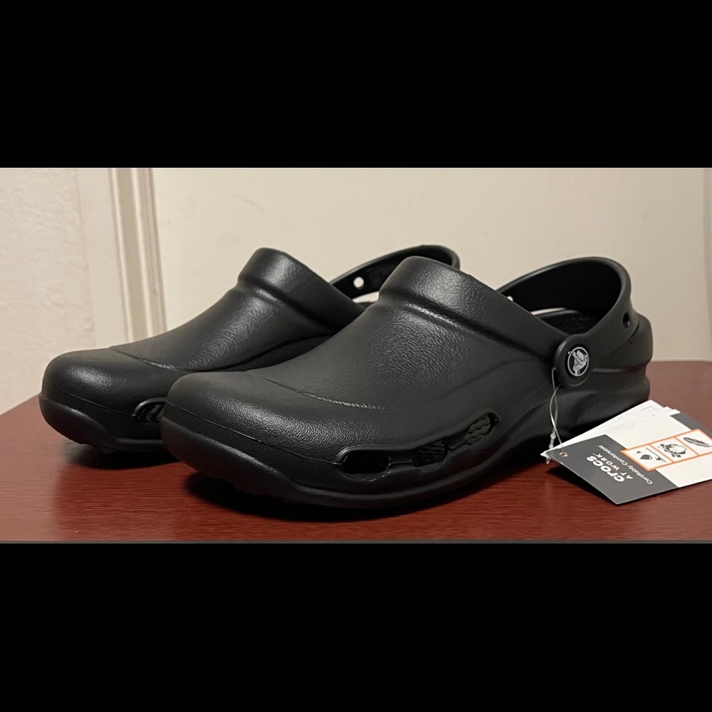 Crocs at work black women sizes varies  water proof, easy - Picture 3 of 7
